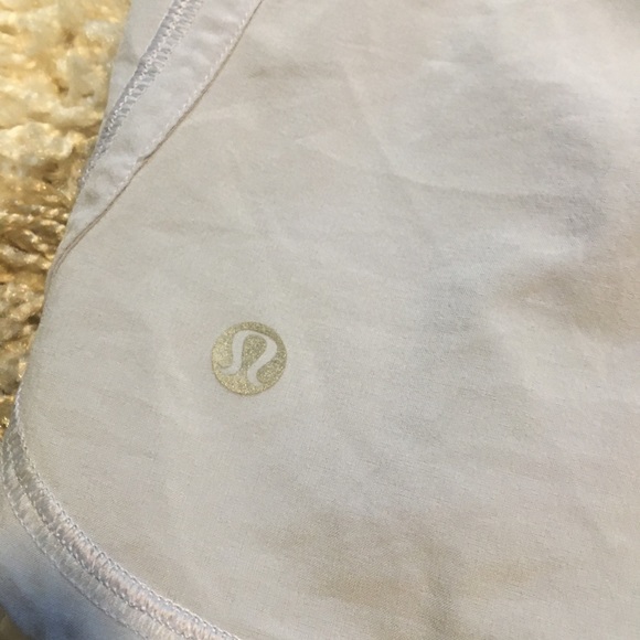 Lululemon shorts - Picture 3 of 8